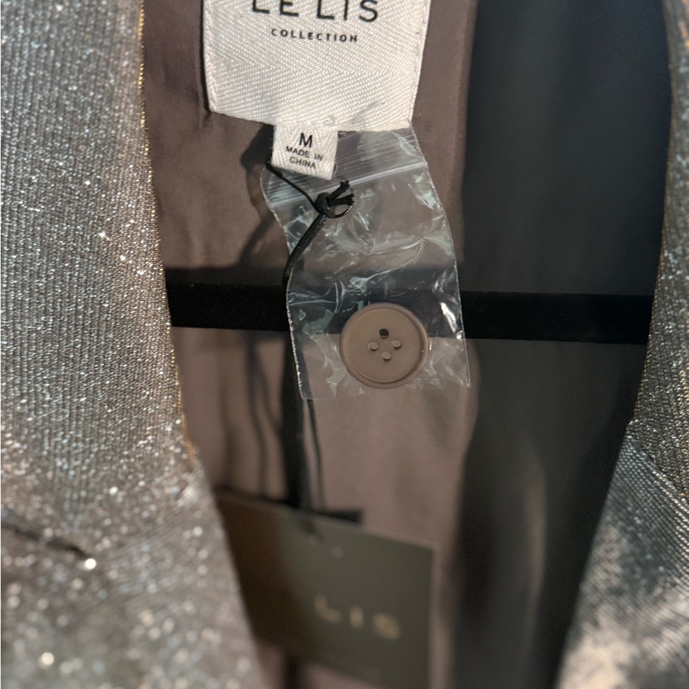 Le Lis NWT Shimmering Silver Women's Blazer - Picture 3 of 5